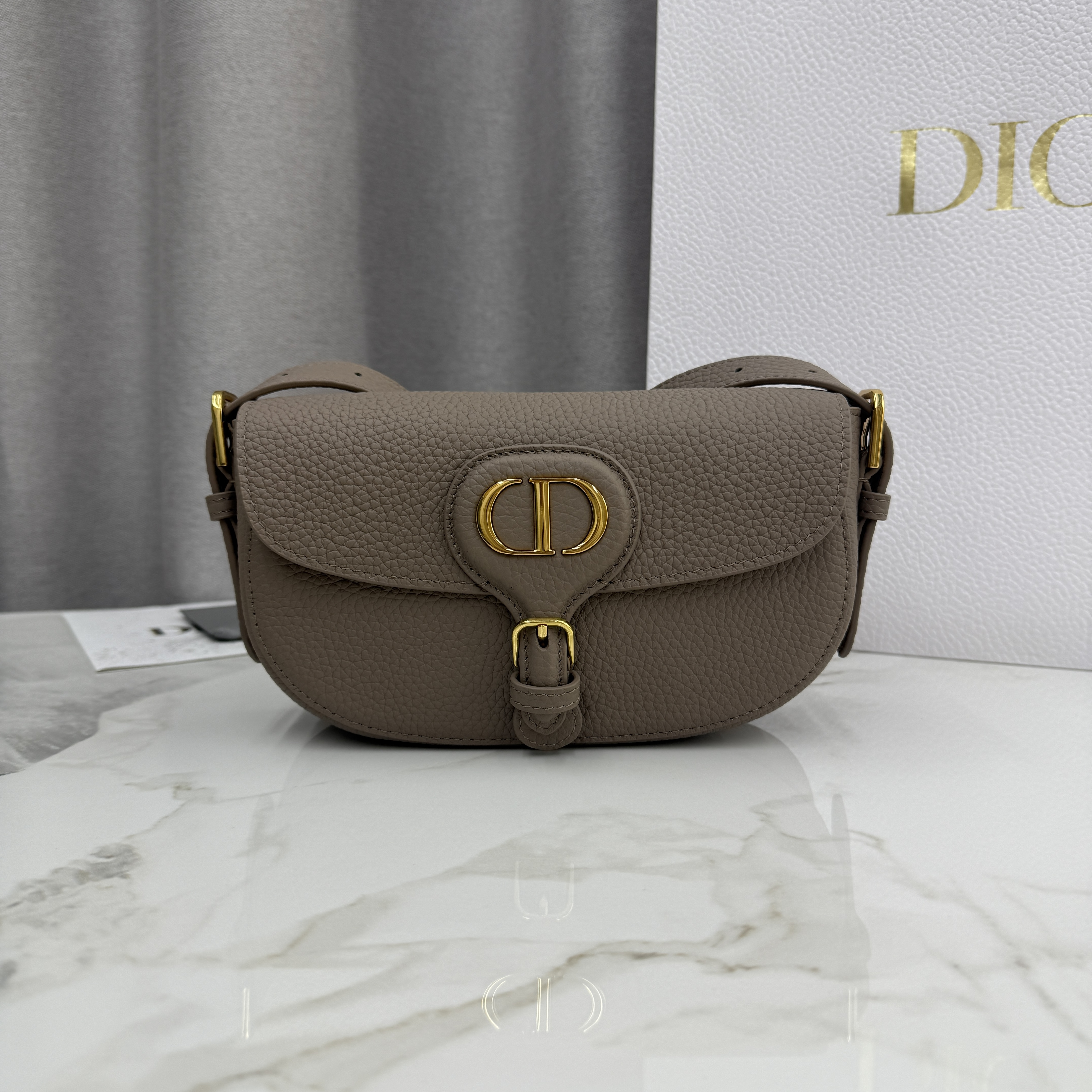 Dior-Small-Bobby-East-West-Flap-Shoulder-Bag-Gray-Grained-Calfskin-Leather-21x12x5CM