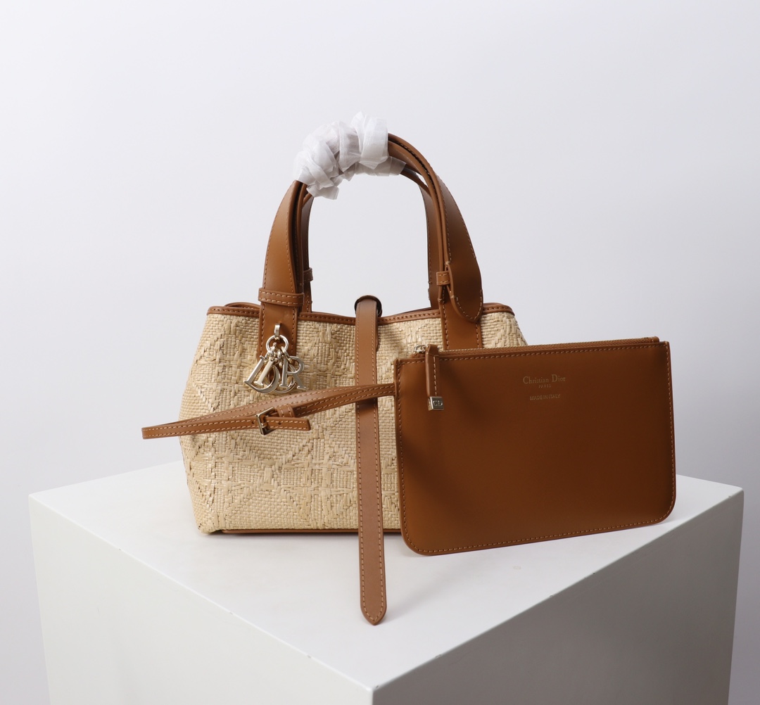 Dior-Small-D-Toujours-Shopping-Tote-Bag-Beige-Raffia-and-Calfskin-23x14x12CM